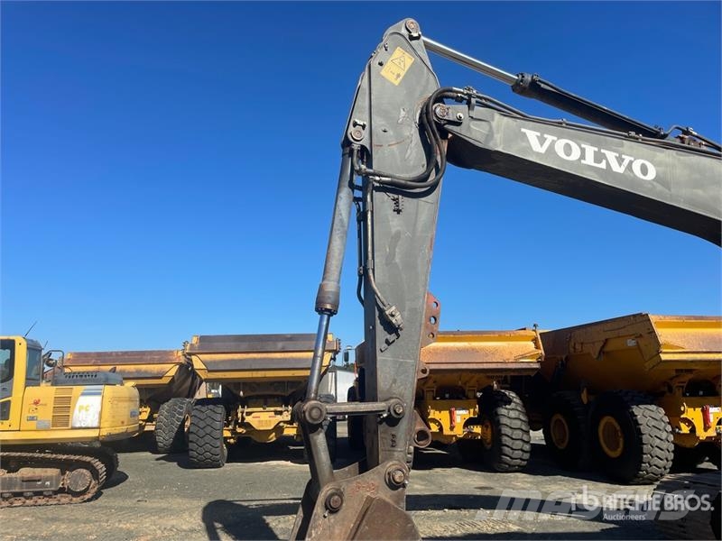 Volvo EC220DL Tracked Excavator Εκσκαφείς με ερπύστριες
