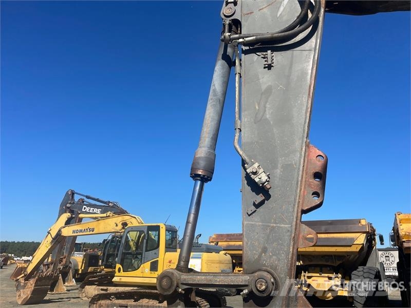 Volvo EC220DL Tracked Excavator Εκσκαφείς με ερπύστριες