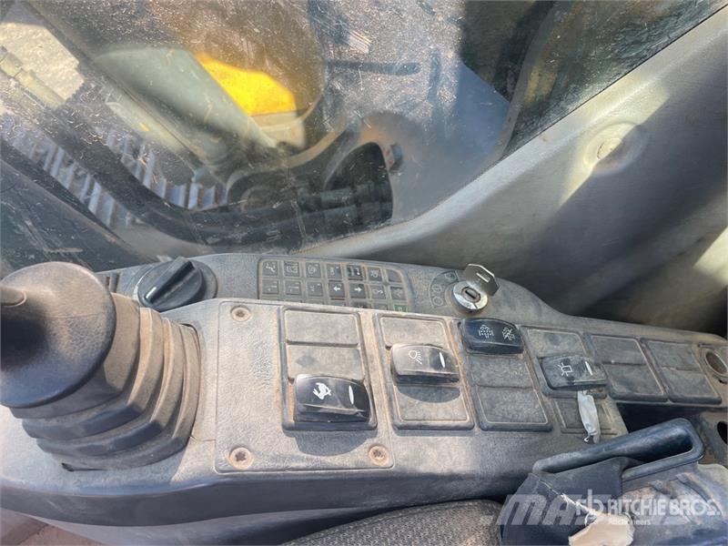 Volvo EC220DL Tracked Excavator Εκσκαφείς με ερπύστριες