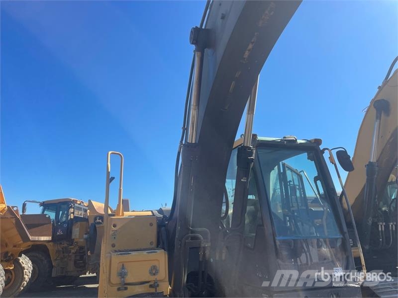 Volvo EC220DL Tracked Excavator Εκσκαφείς με ερπύστριες