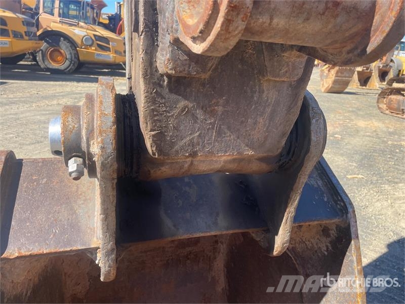 Volvo EC220DL Tracked Excavator Εκσκαφείς με ερπύστριες