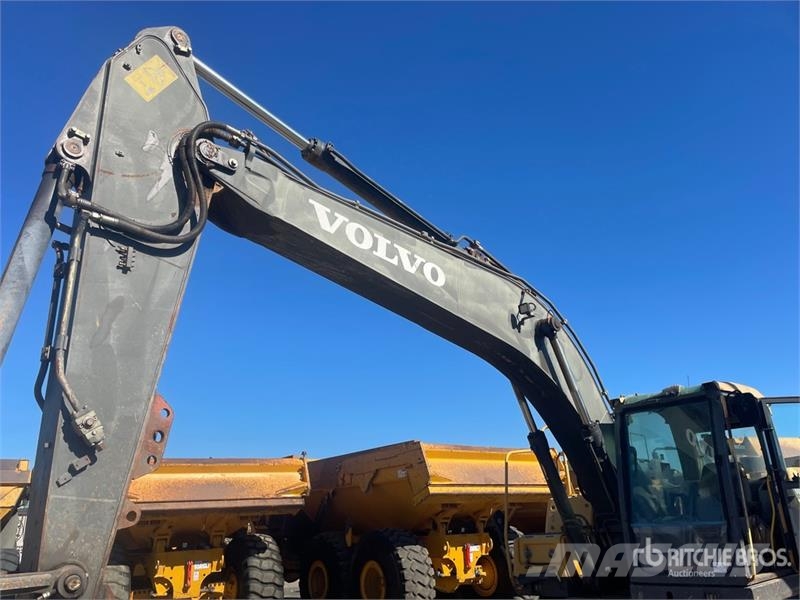 Volvo EC220DL Tracked Excavator Εκσκαφείς με ερπύστριες