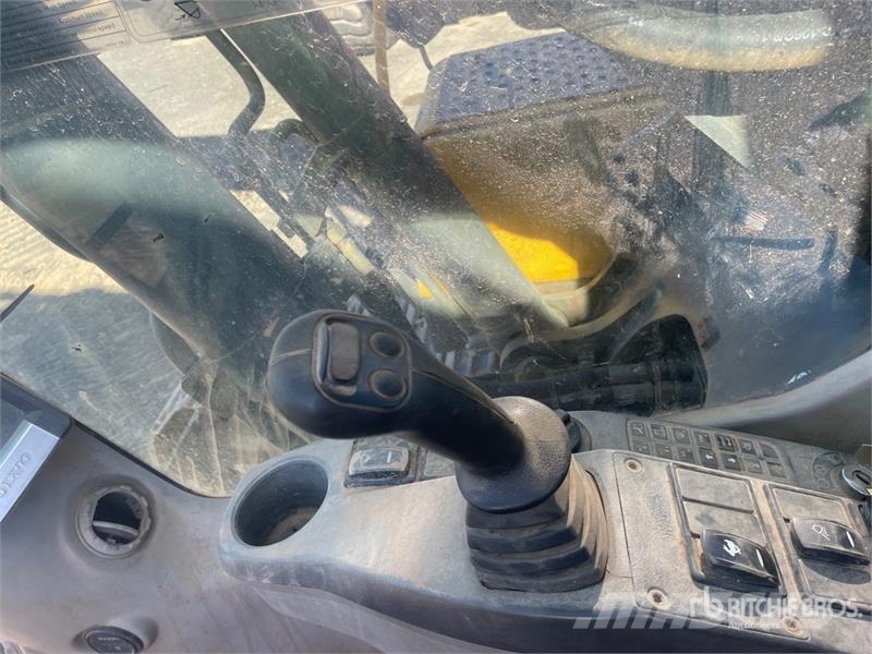 Volvo EC220DL Tracked Excavator Εκσκαφείς με ερπύστριες