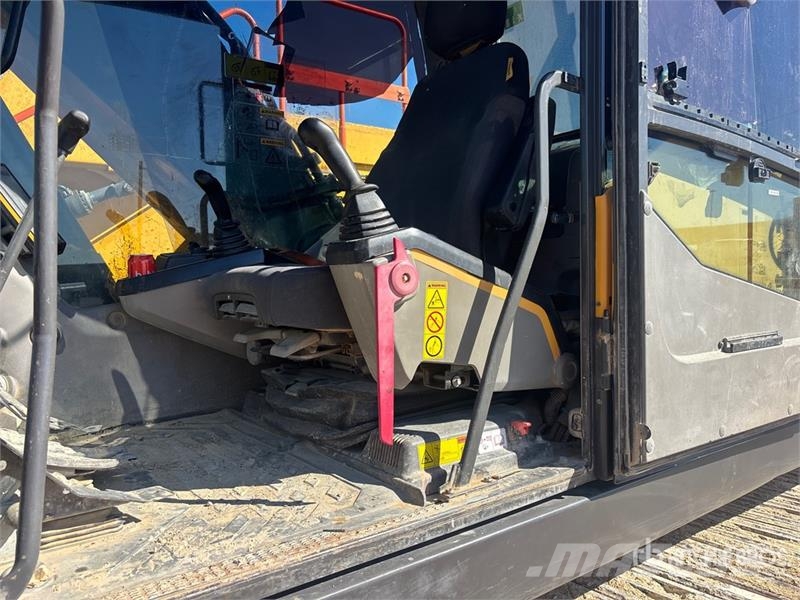 Volvo EC220E Tracked Excavator Roomikekskavaatorid