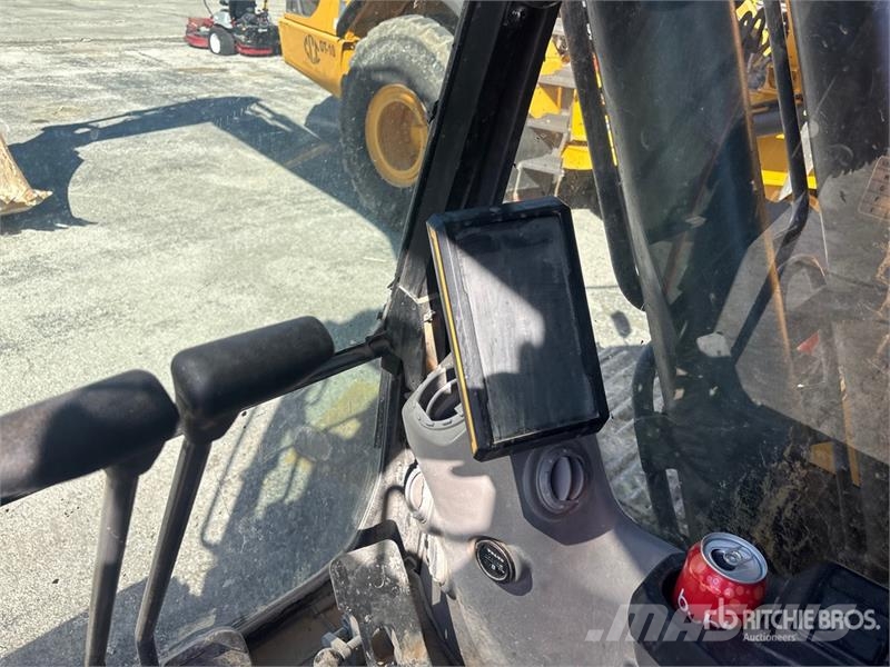 Volvo EC220E Tracked Excavator Roomikekskavaatorid
