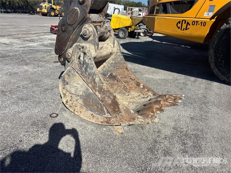 Volvo EC220E Tracked Excavator Roomikekskavaatorid