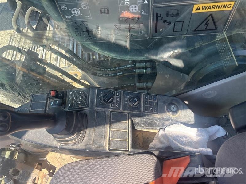 Volvo EC220E Tracked Excavator Lánctalpas kotrók