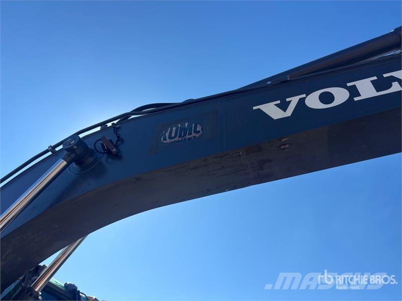 Volvo EC220E Tracked Excavator Roomikekskavaatorid