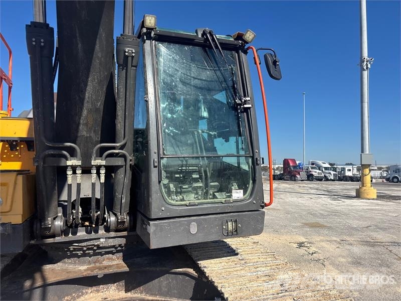 Volvo EC220E Tracked Excavator Roomikekskavaatorid