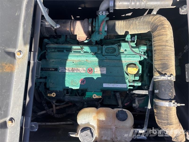 Volvo EC220E Tracked Excavator Roomikekskavaatorid