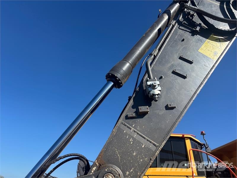 Volvo EC220E Tracked Excavator Roomikekskavaatorid