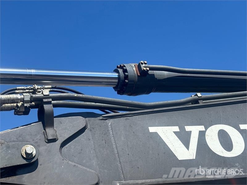 Volvo EC220E Tracked Excavator Lánctalpas kotrók