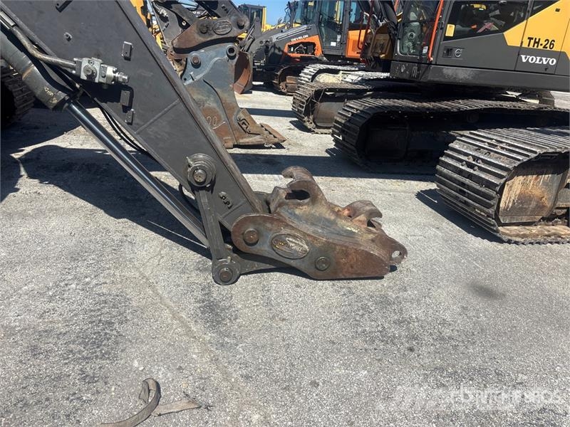 Volvo EC220E Tracked Excavator Lánctalpas kotrók