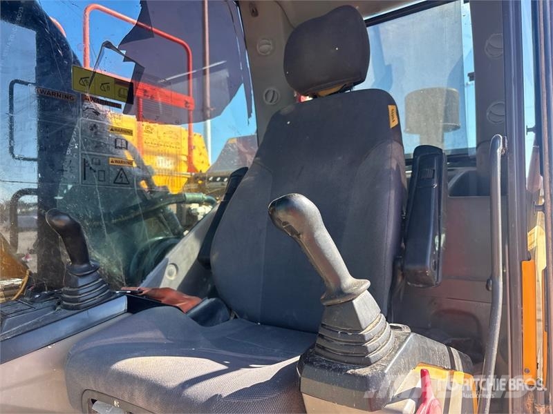 Volvo EC220E Tracked Excavator Roomikekskavaatorid