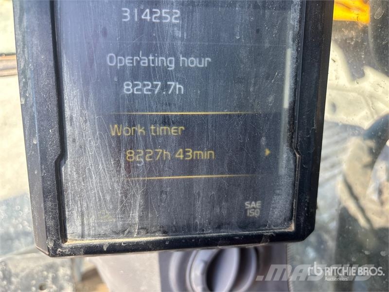 Volvo EC220E Tracked Excavator Roomikekskavaatorid