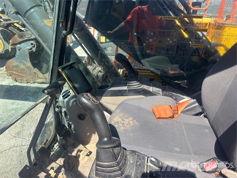 Volvo EC220E Tracked Excavator Lánctalpas kotrók