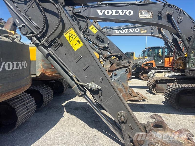 Volvo EC220E Tracked Excavator Lánctalpas kotrók