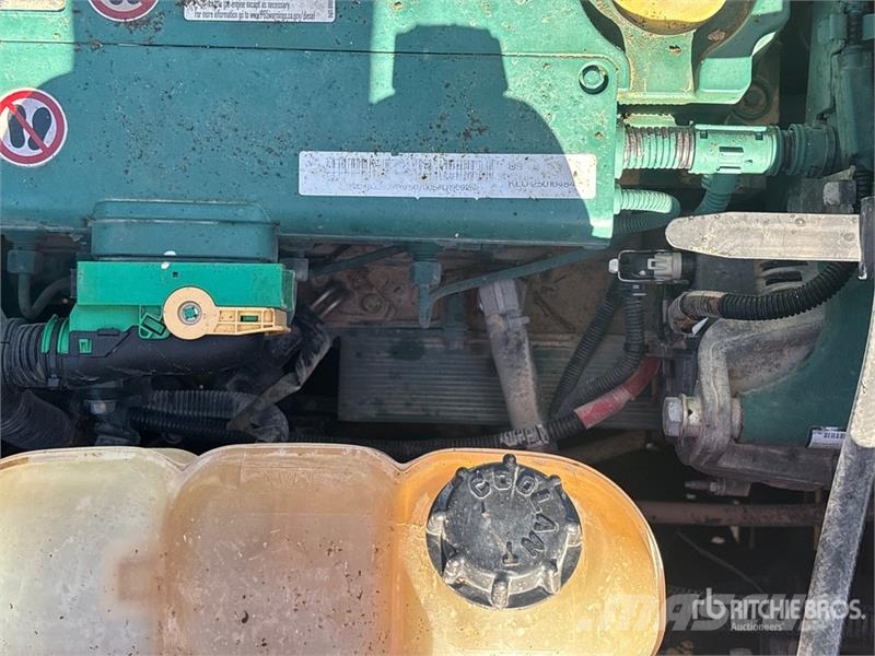 Volvo EC220E Tracked Excavator Roomikekskavaatorid