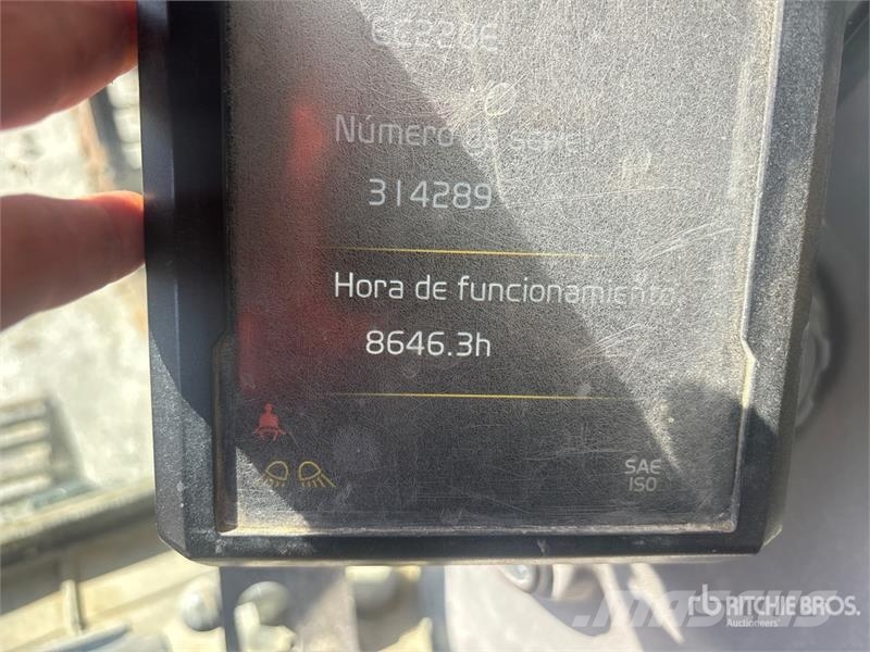 Volvo EC220EL Tracked Excavator Roomikekskavaatorid