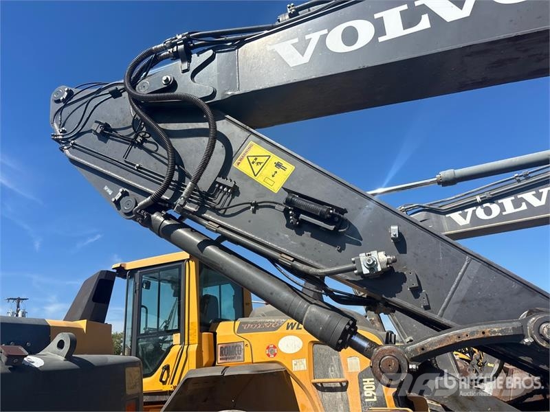 Volvo EC220EL Tracked Excavator Roomikekskavaatorid