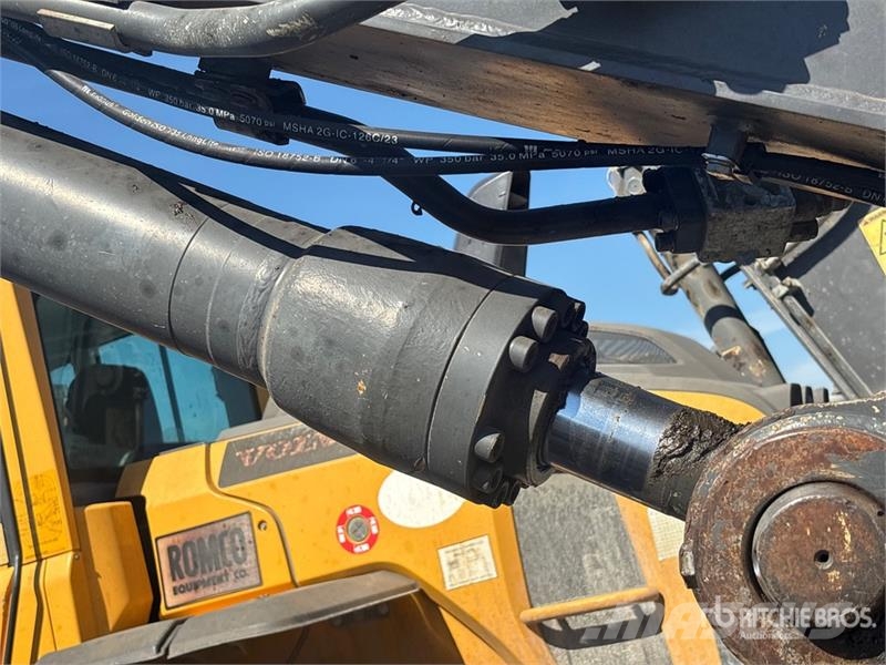 Volvo EC220EL Tracked Excavator Roomikekskavaatorid