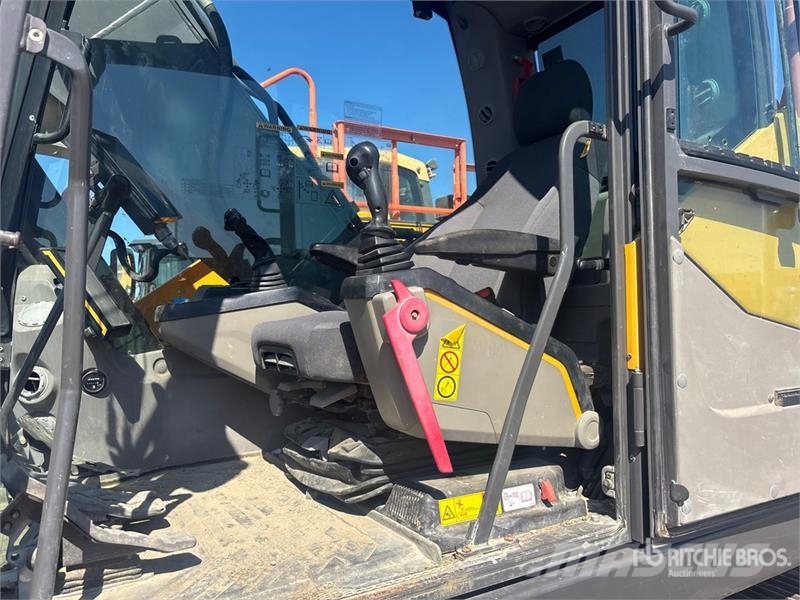 Volvo EC220EL Tracked Excavator Roomikekskavaatorid