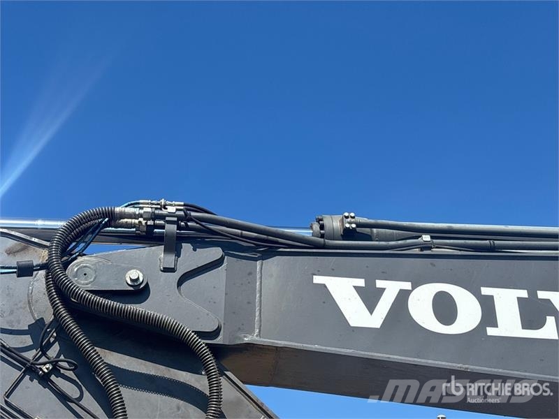 Volvo EC220EL Tracked Excavator Roomikekskavaatorid