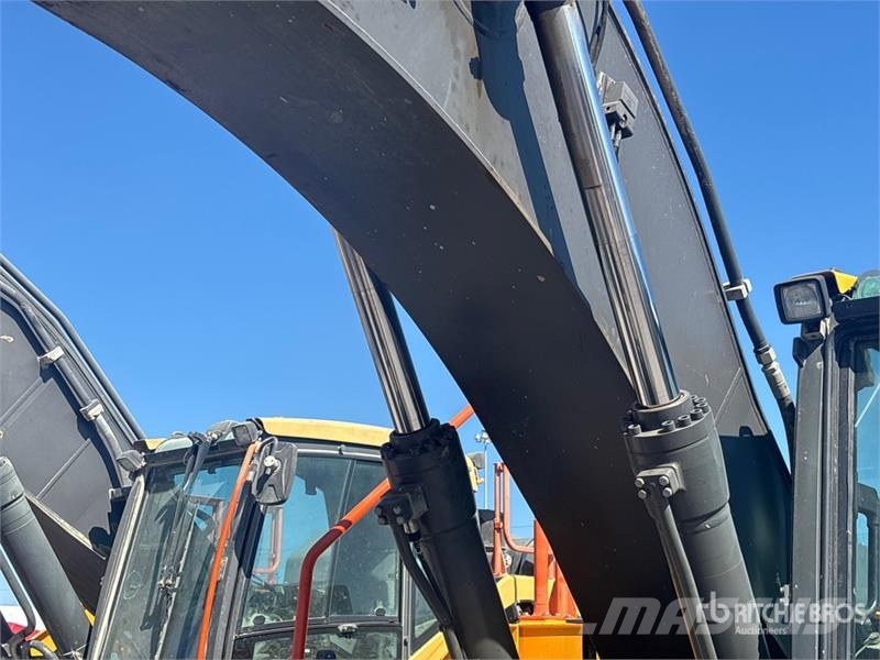 Volvo EC220EL Tracked Excavator Roomikekskavaatorid