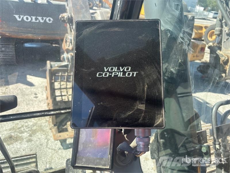 Volvo EC220EL Tracked Excavator Roomikekskavaatorid