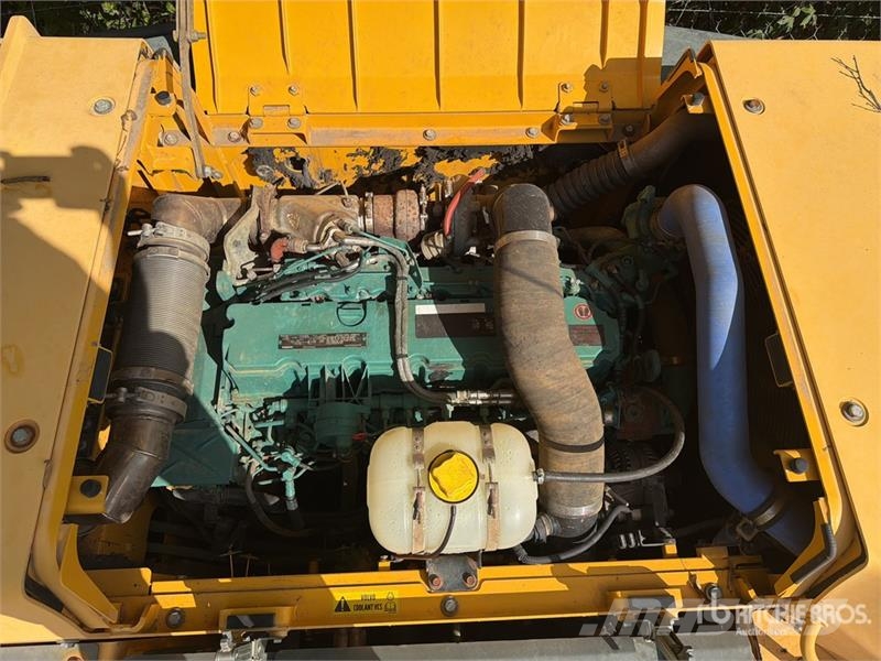 Volvo EC250DL Tracked Excavator Roomikekskavaatorid