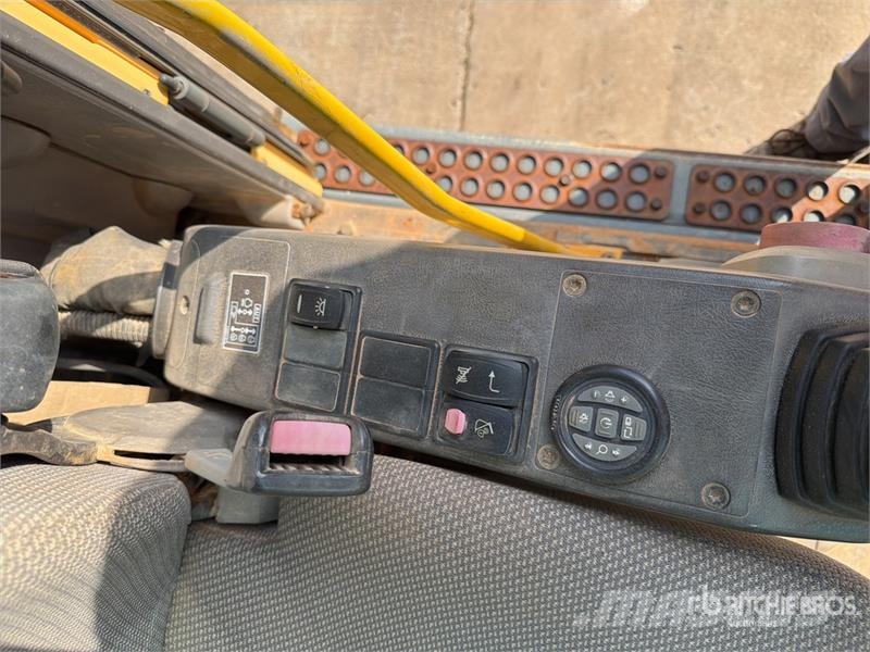 Volvo EC250DL Tracked Excavator Roomikekskavaatorid