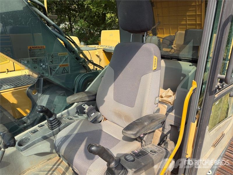 Volvo EC250DL Tracked Excavator Roomikekskavaatorid