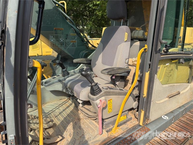 Volvo EC250DL Tracked Excavator Roomikekskavaatorid