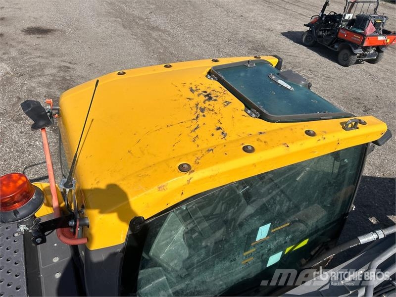 Volvo EC250E Tracked Excavator (Inoperable) Beltegraver