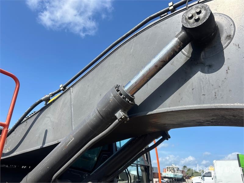 Volvo EC250E Tracked Excavator (Inoperable) Beltegraver