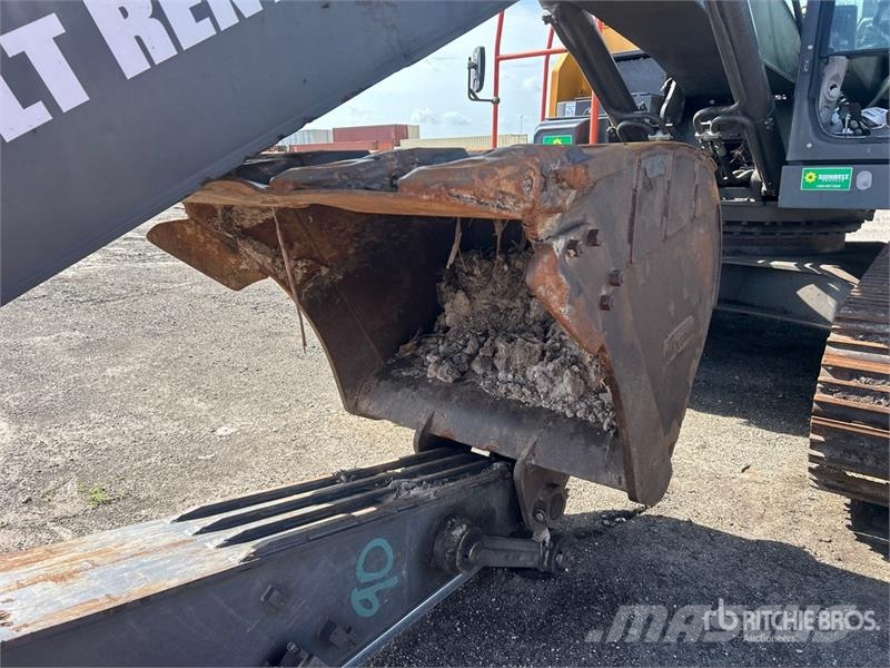Volvo EC250E Tracked Excavator (Inoperable) Beltegraver