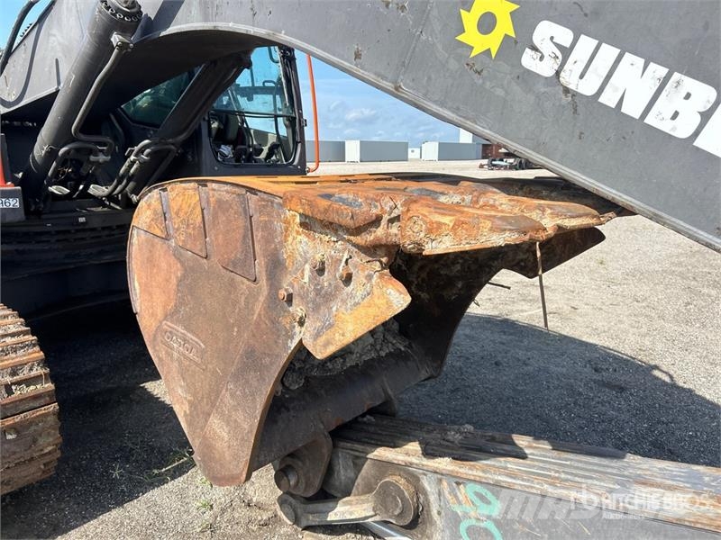 Volvo EC250E Tracked Excavator (Inoperable) Beltegraver