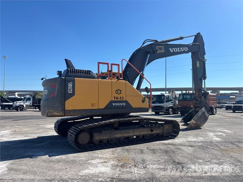 Volvo EC250E Tracked Excavator Roomikekskavaatorid
