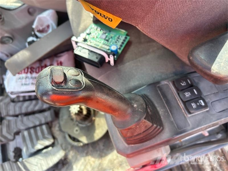 Volvo EC250E Tracked Excavator (Inoperable) Beltegraver
