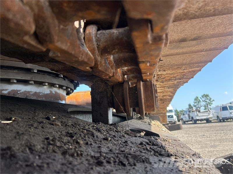 Volvo EC250E Tracked Excavator (Inoperable) Beltegraver