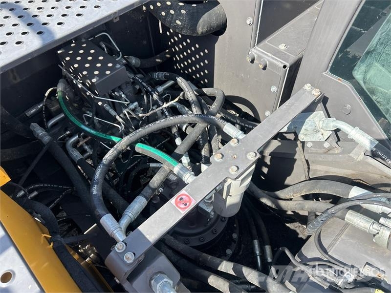 Volvo EC250E Tracked Excavator (Inoperable) Beltegraver