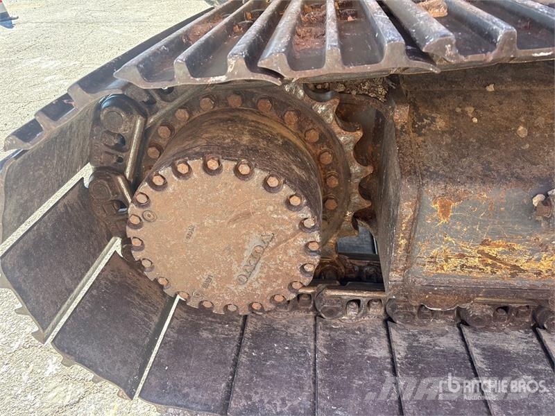 Volvo EC250E Tracked Excavator Roomikekskavaatorid