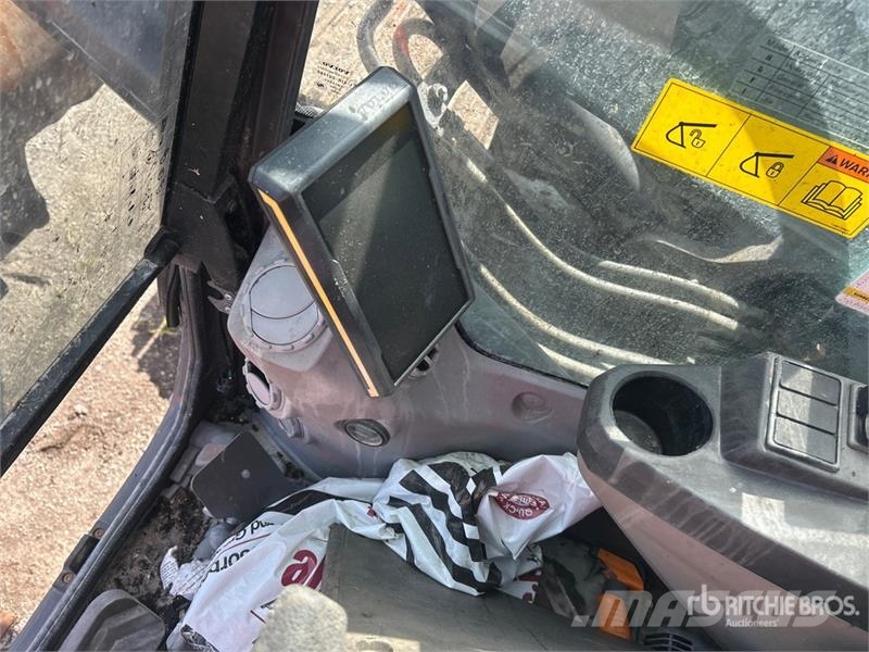 Volvo EC250E Tracked Excavator (Inoperable) Beltegraver