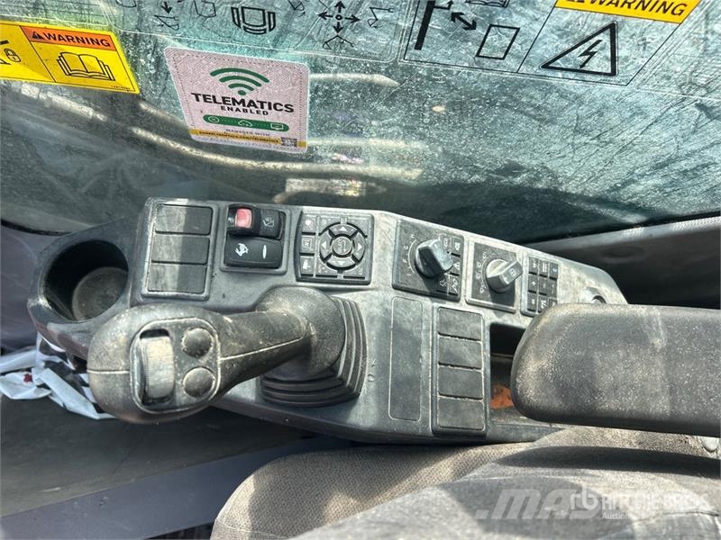 Volvo EC250E Tracked Excavator (Inoperable) Beltegraver