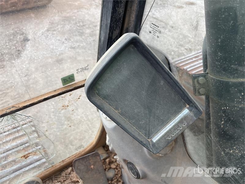 Volvo EC300DL Tracked Excavator Gravemaskiner på larvebånd