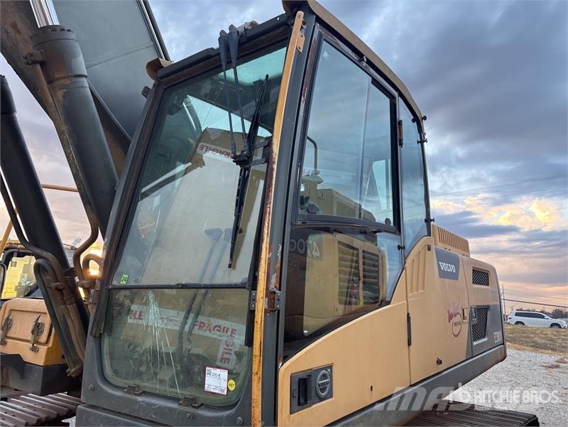 Volvo EC300DL Tracked Excavator Gravemaskiner på larvebånd