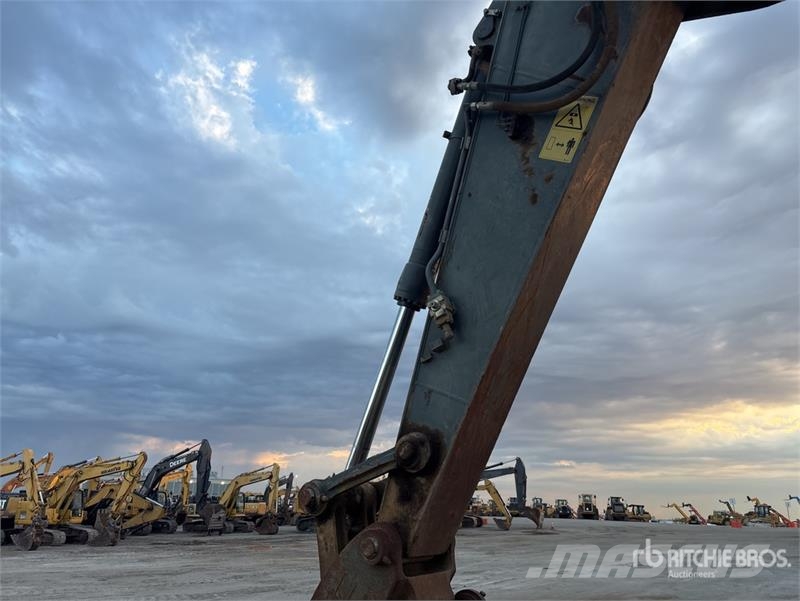 Volvo EC300DL Tracked Excavator Gravemaskiner på larvebånd