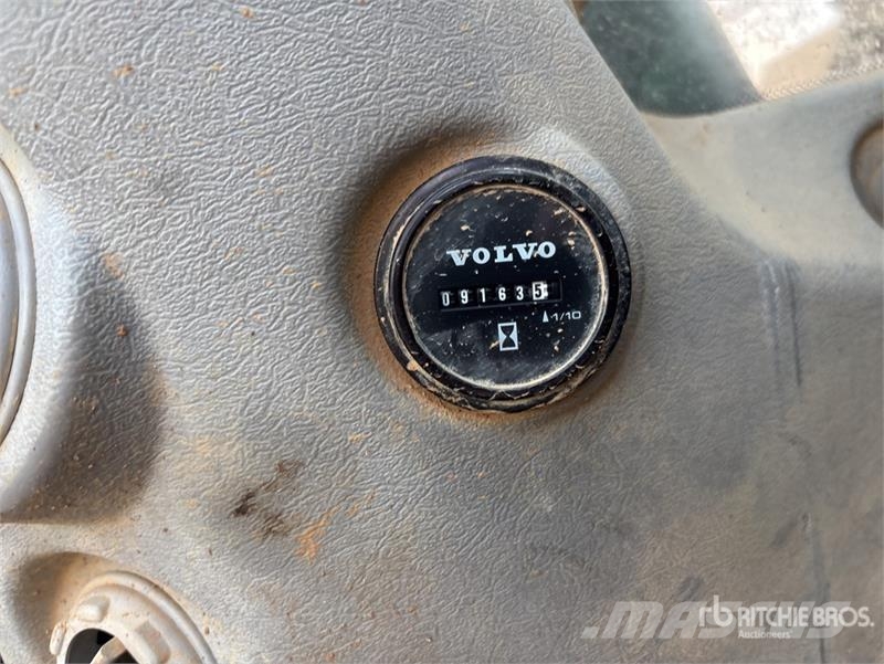 Volvo EC300DL Tracked Excavator Gravemaskiner på larvebånd