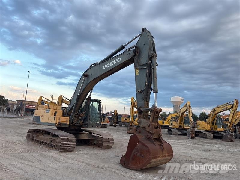 Volvo EC300DL Tracked Excavator Gravemaskiner på larvebånd