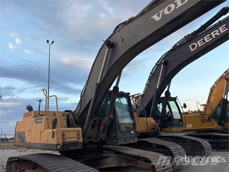 Volvo EC300DL Tracked Excavator Gravemaskiner på larvebånd